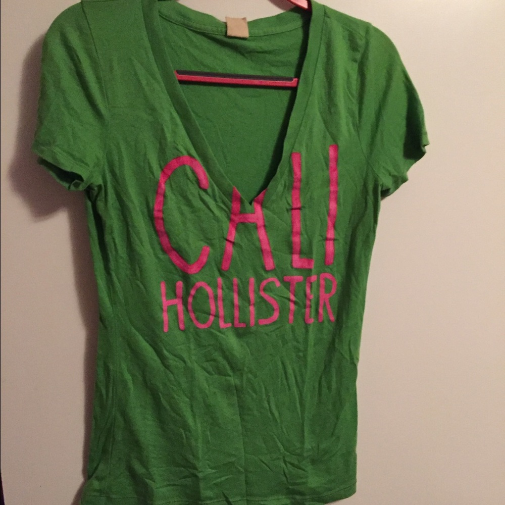 Green v neck tee